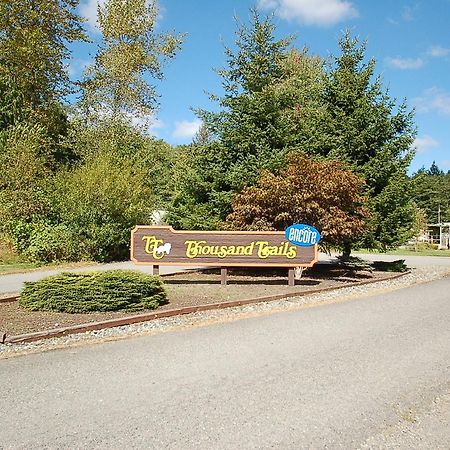 Mount Vernon Camping Resort 16 Ft. Yurt 6 Bow 외부 사진